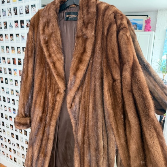 Henri Bendel Fur Mink Coat - Picture 4 of 10
